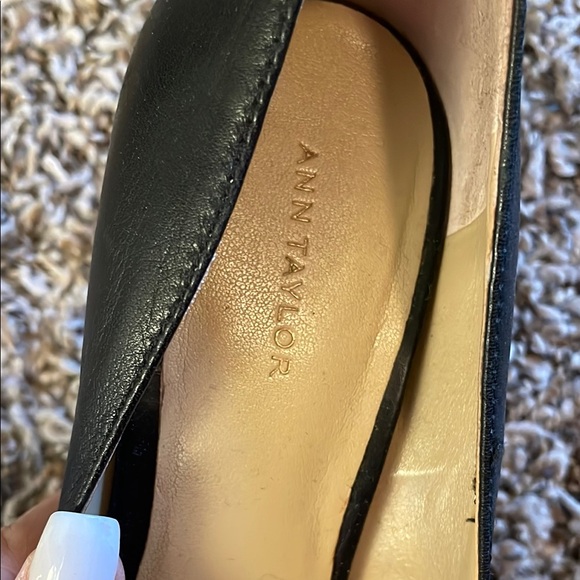 Elegant Black Women's Heels - Picture 2 of 4